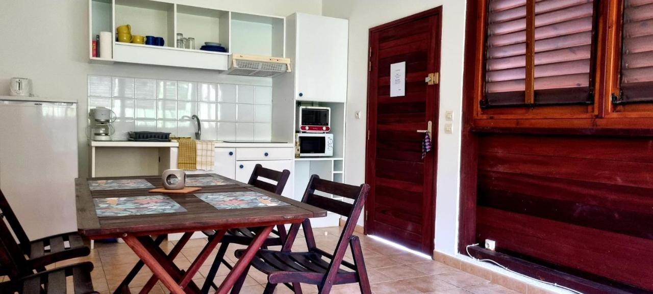 Bungalow et Duplex de Island Bay Bouillante Extérieur photo